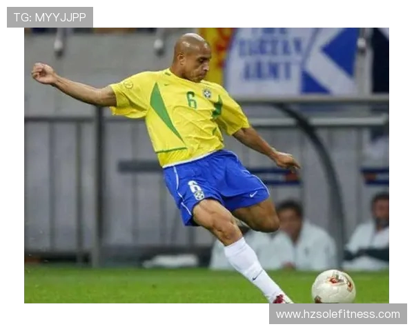 卡洛斯：从足球天才到全球体育偶像的蜕变之路