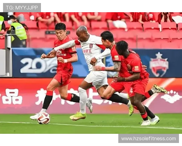 上海海港力克成都蓉城全力冲击联赛冠军争夺战