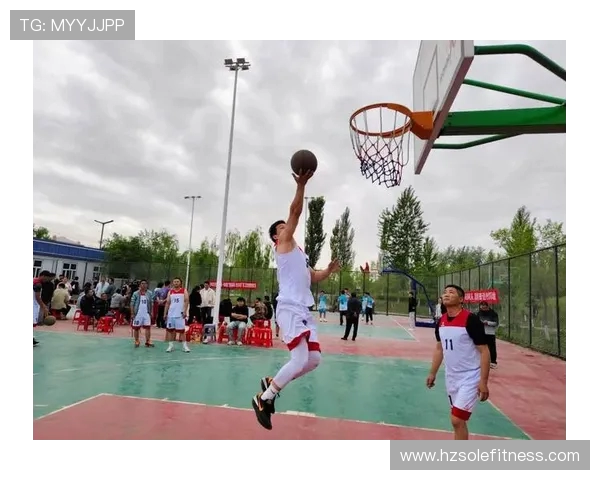 以篮球为纽带探索团队协作与青春激情的无限可能