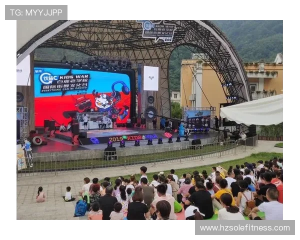 重庆极限运动队在全国街舞大赛中以74分领先积分榜展现强劲实力