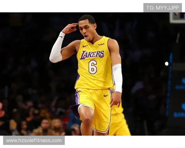 乔丹克拉克森:从替补到全明星的华丽蜕变与篮球生涯回顾